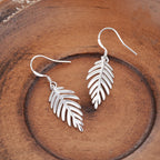 Silberne Blätter Quasten-Ohrringe