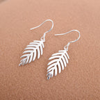 Silberne Blätter Quasten-Ohrringe