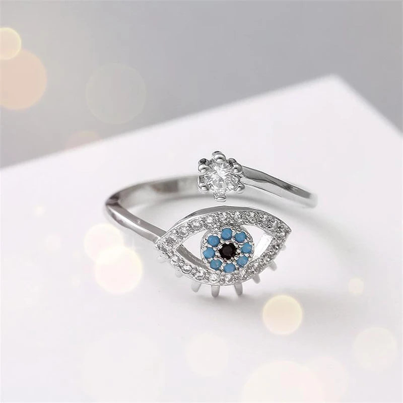 Zahle2 get 3 !!!! Modische Ringe mit geometrischem offenem Design, glänzender schwarzer/weißer Epoxidharz-Rundscheibe und trendigem goldfarbenem Akzent – das perfekte Geschenk. Bild ändert sich links oben - Warenkorb rechts unten scrollen