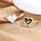 Zahle2 get 3 !!!! Modische Ringe mit geometrischem offenem Design, glänzender schwarzer/weißer Epoxidharz-Rundscheibe und trendigem goldfarbenem Akzent – das perfekte Geschenk. Bild ändert sich links oben - Warenkorb rechts unten scrollen